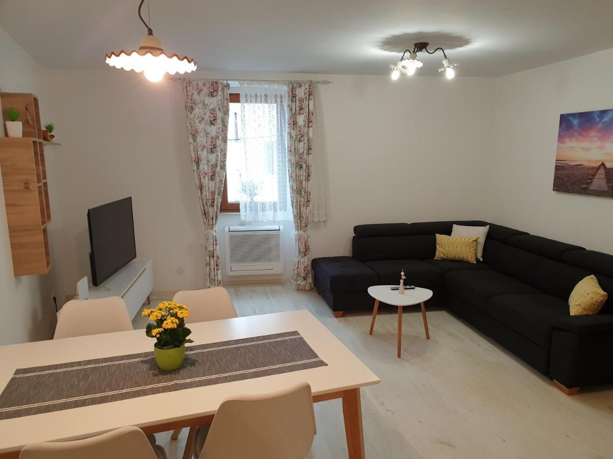 Apartment Old Town Умаг Екстер'єр фото