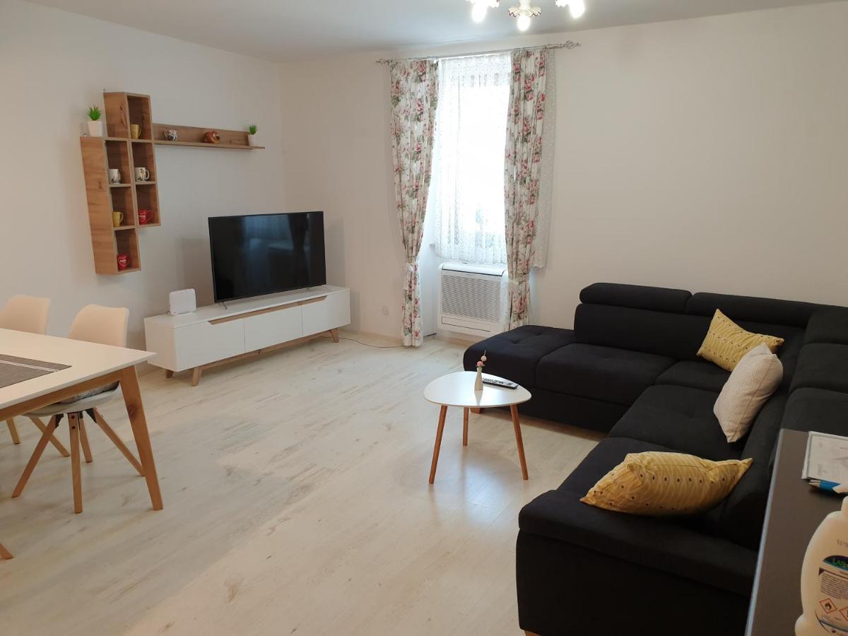 Apartment Old Town Умаг Екстер'єр фото