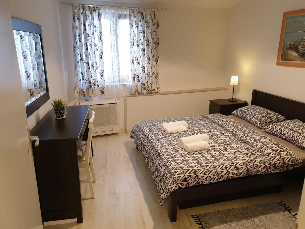 Apartment Old Town Умаг Екстер'єр фото