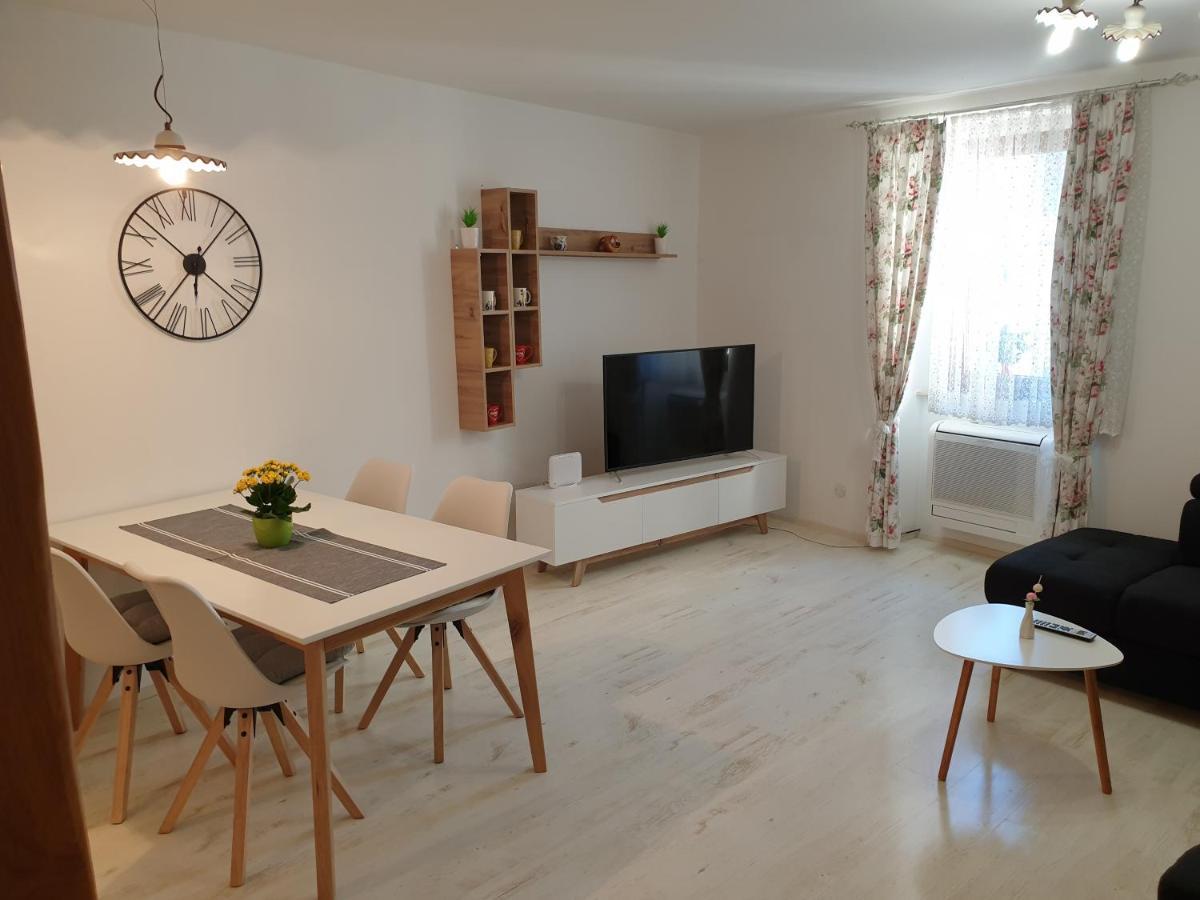 Apartment Old Town Умаг Екстер'єр фото