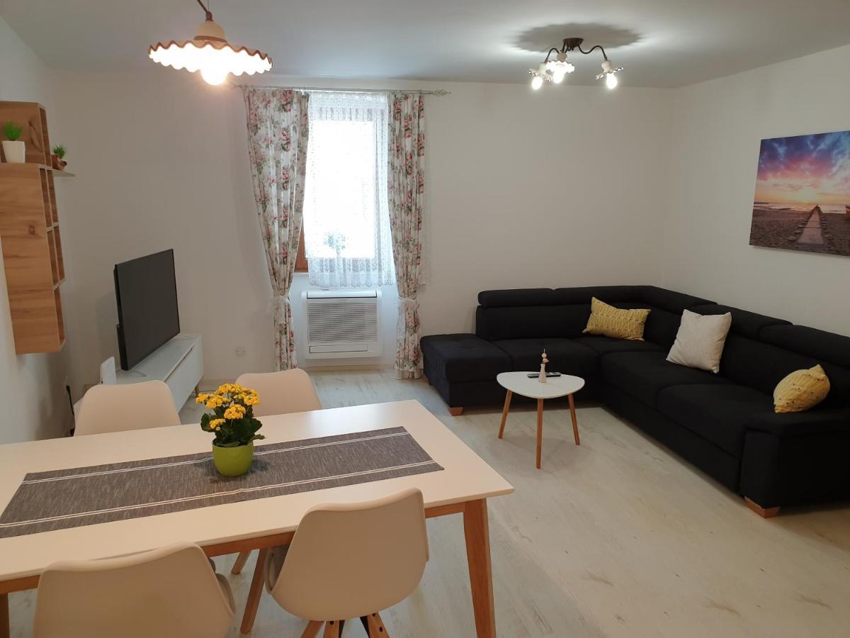 Apartment Old Town Умаг Екстер'єр фото